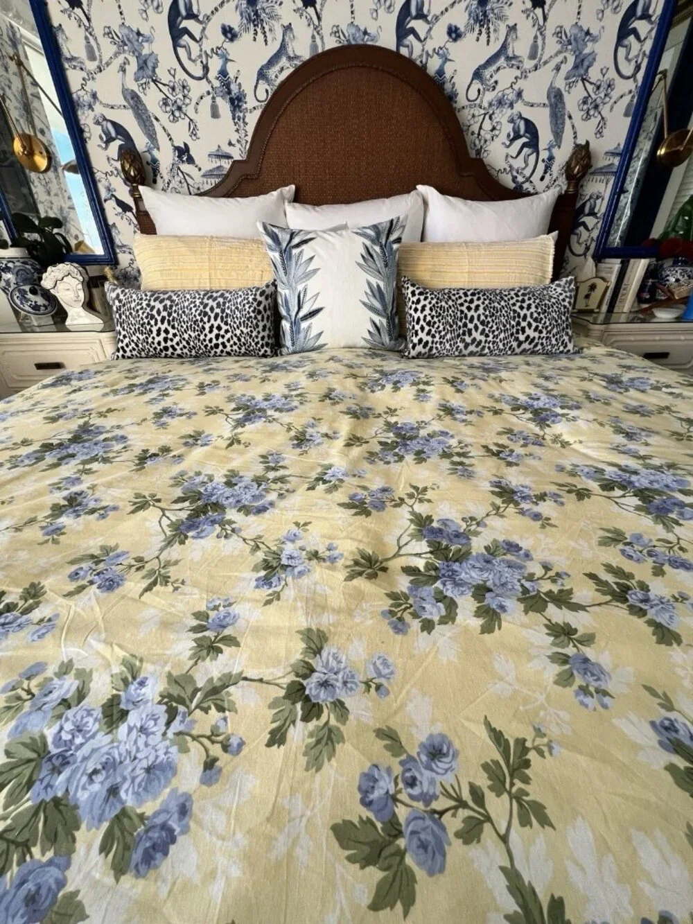 LAURA ASHLEY Queen 100% Cotton Comforter CASSIDY Yellow Blue Roses Cottage Beach